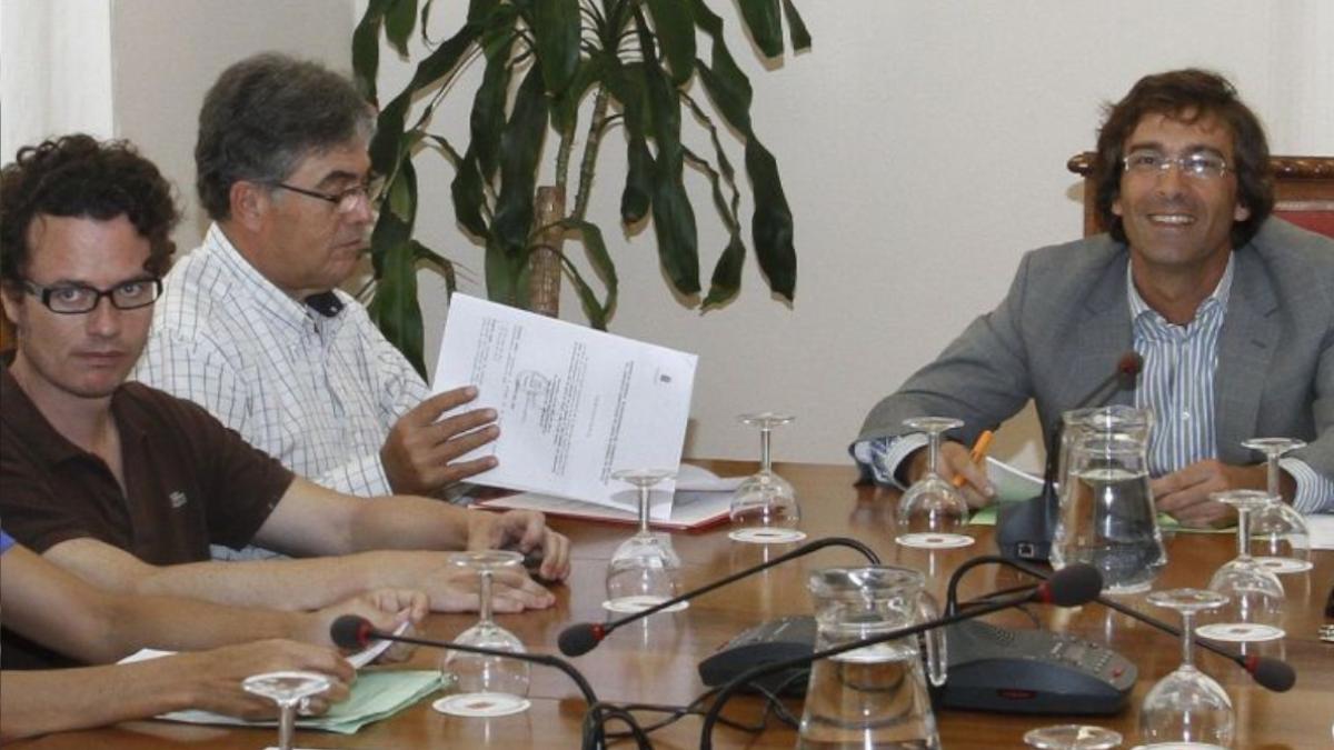 Calatayud en una reunión bajo la presidencia de Pedro San Ginés